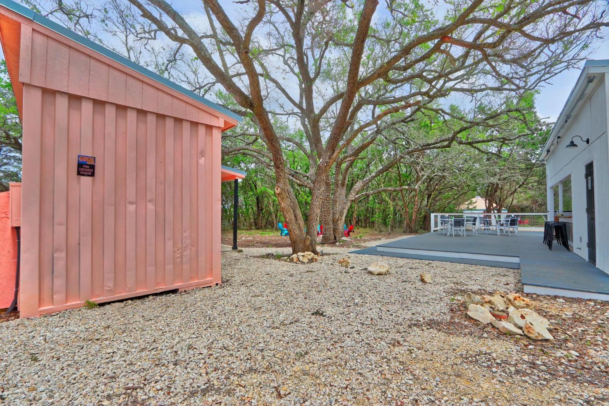 The Driftwoods - Pink Container House Villa Bagian luar foto